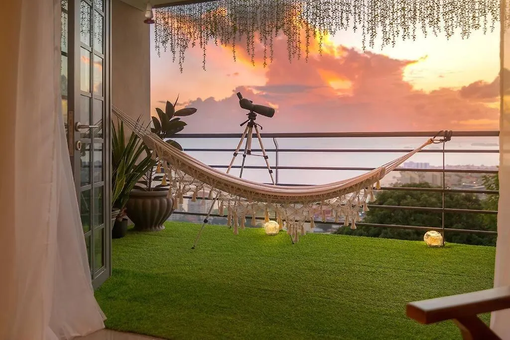 Enchanted Forest Projector Pool Jacuzzi King Bed Appartement Four Roads 0*,  Trinidad en Tobago