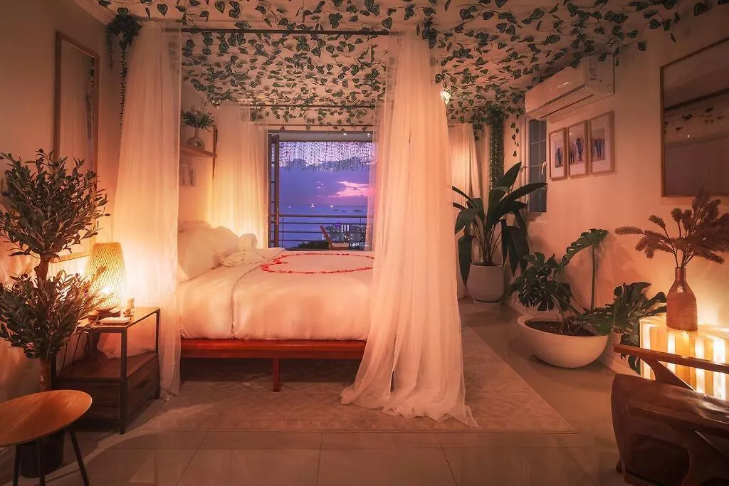 Enchanted Forest Projector Pool Jacuzzi King Bed Appartement Four Roads