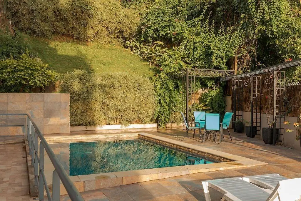 Enchanted Forest Projector Pool Jacuzzi King Bed Appartement Four Roads 0*,  Trinidad en Tobago